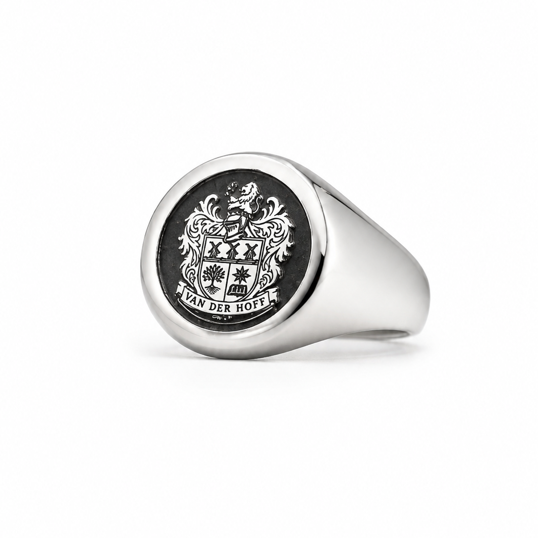 The oval Luxury - Deep Etched Family Crest Ring