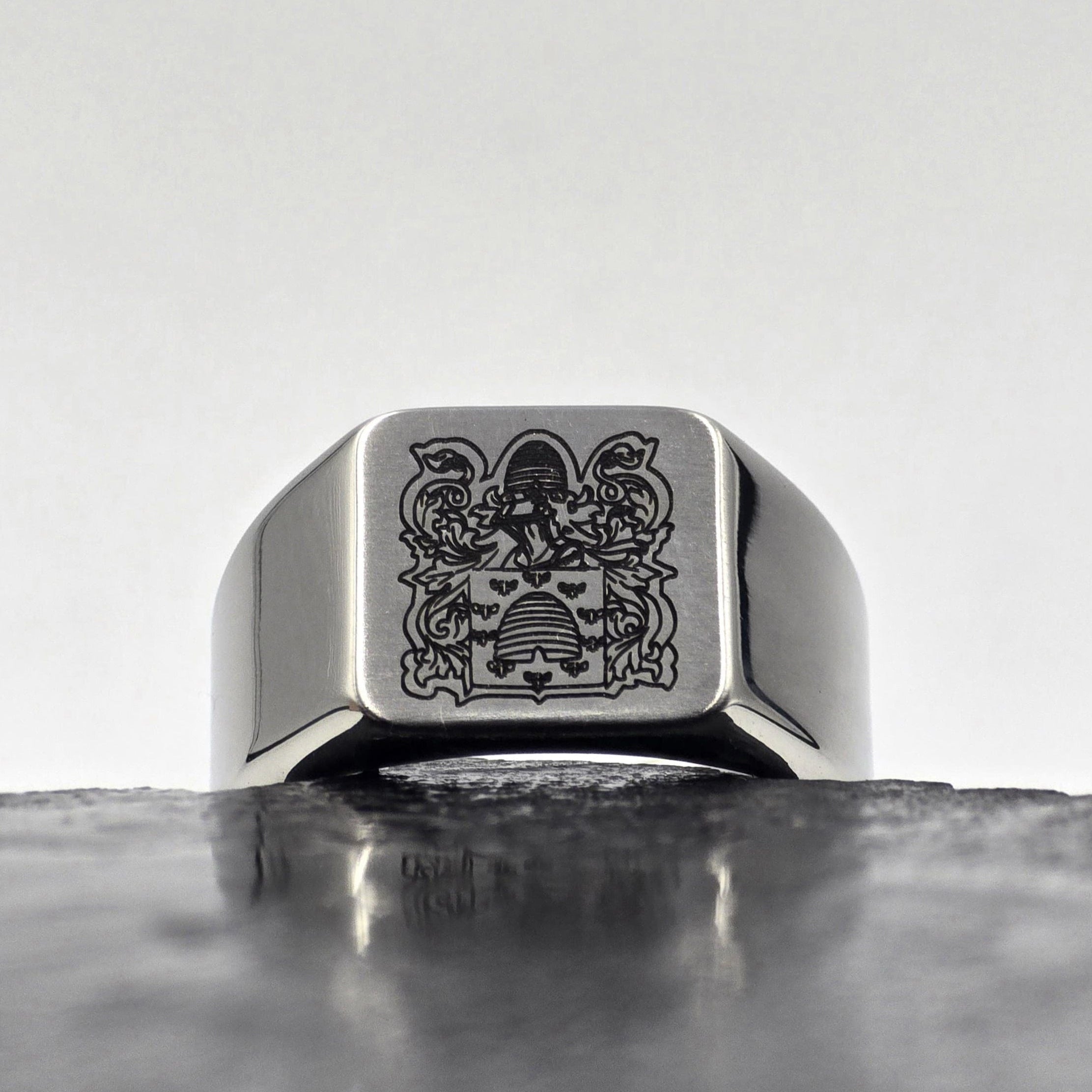 The Heirloom - Your Family Crest