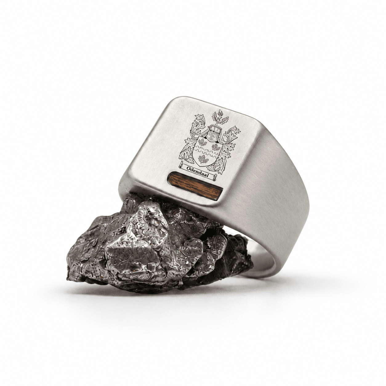 The Minimalist - Family Crest & Own Choice Inlay
