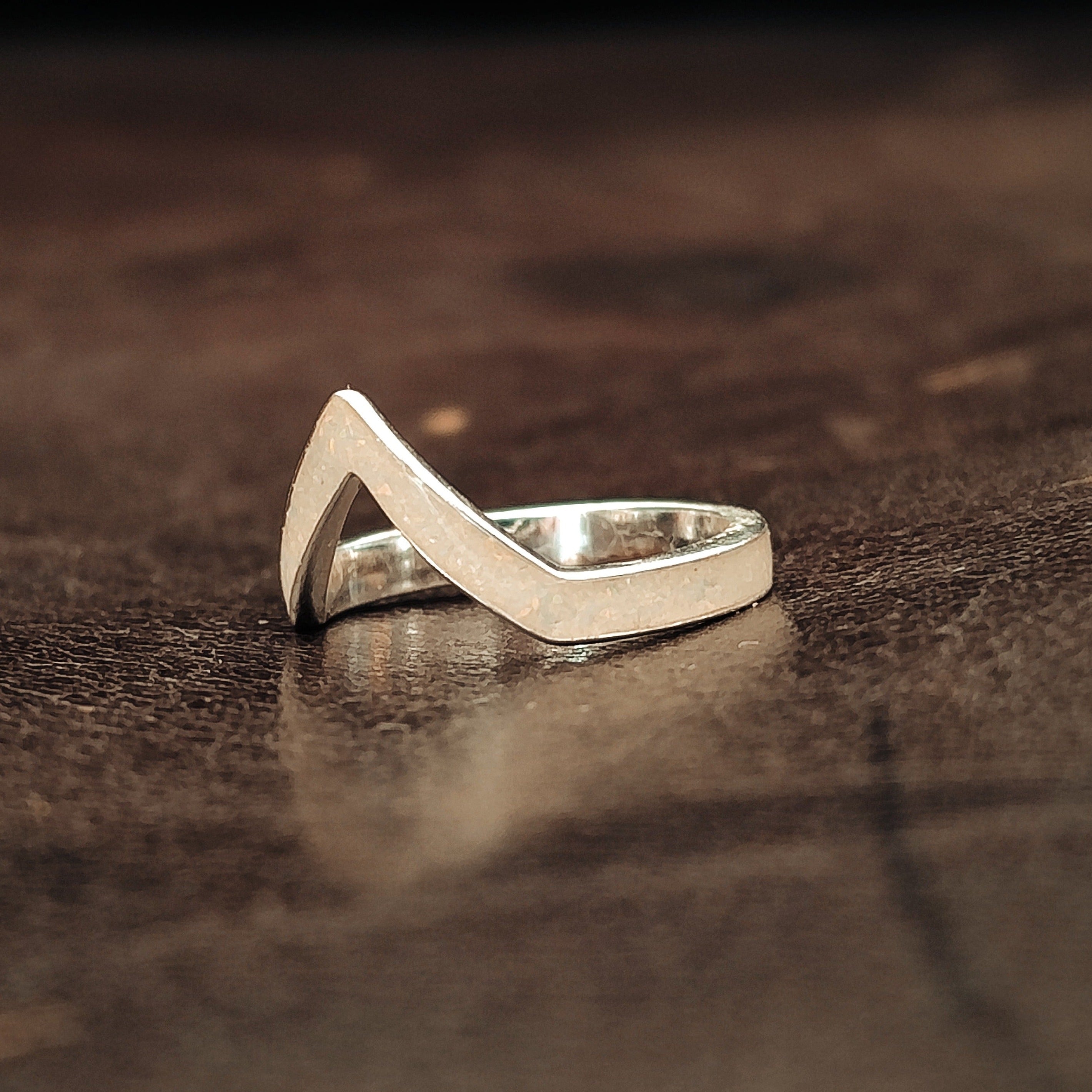 Wonder Woman - Fire & Ice Opal (V Shape) XL Womens Ring