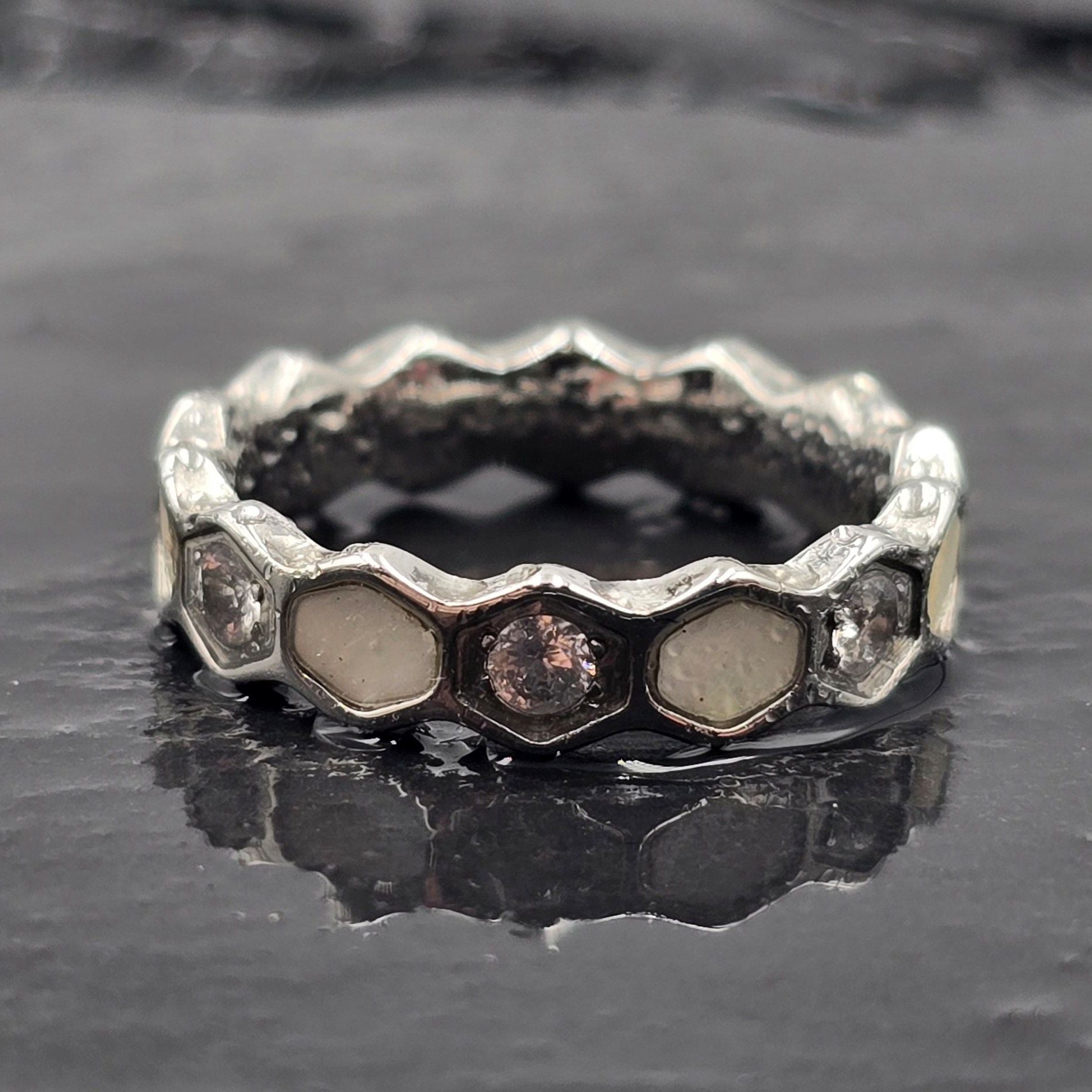 Honeycomb Silver - Titanium Womens Ring