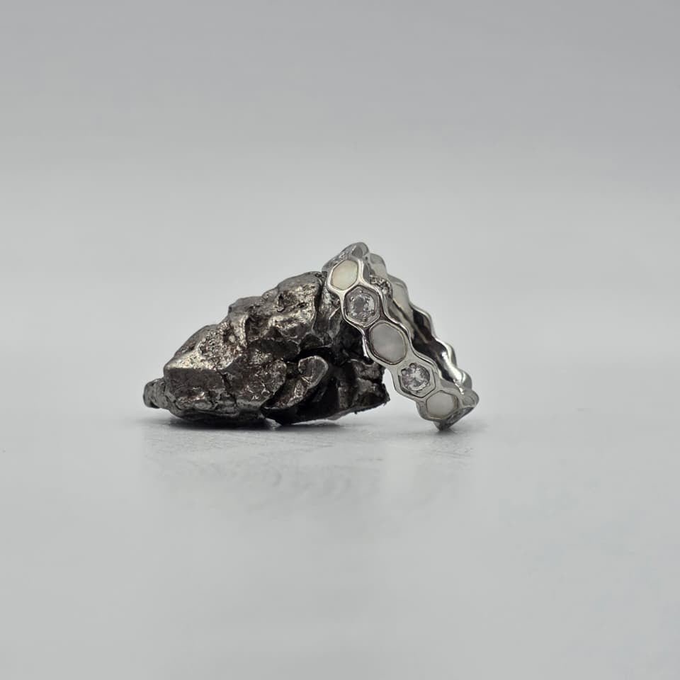 Honeycomb Silver - Titanium Womens Ring