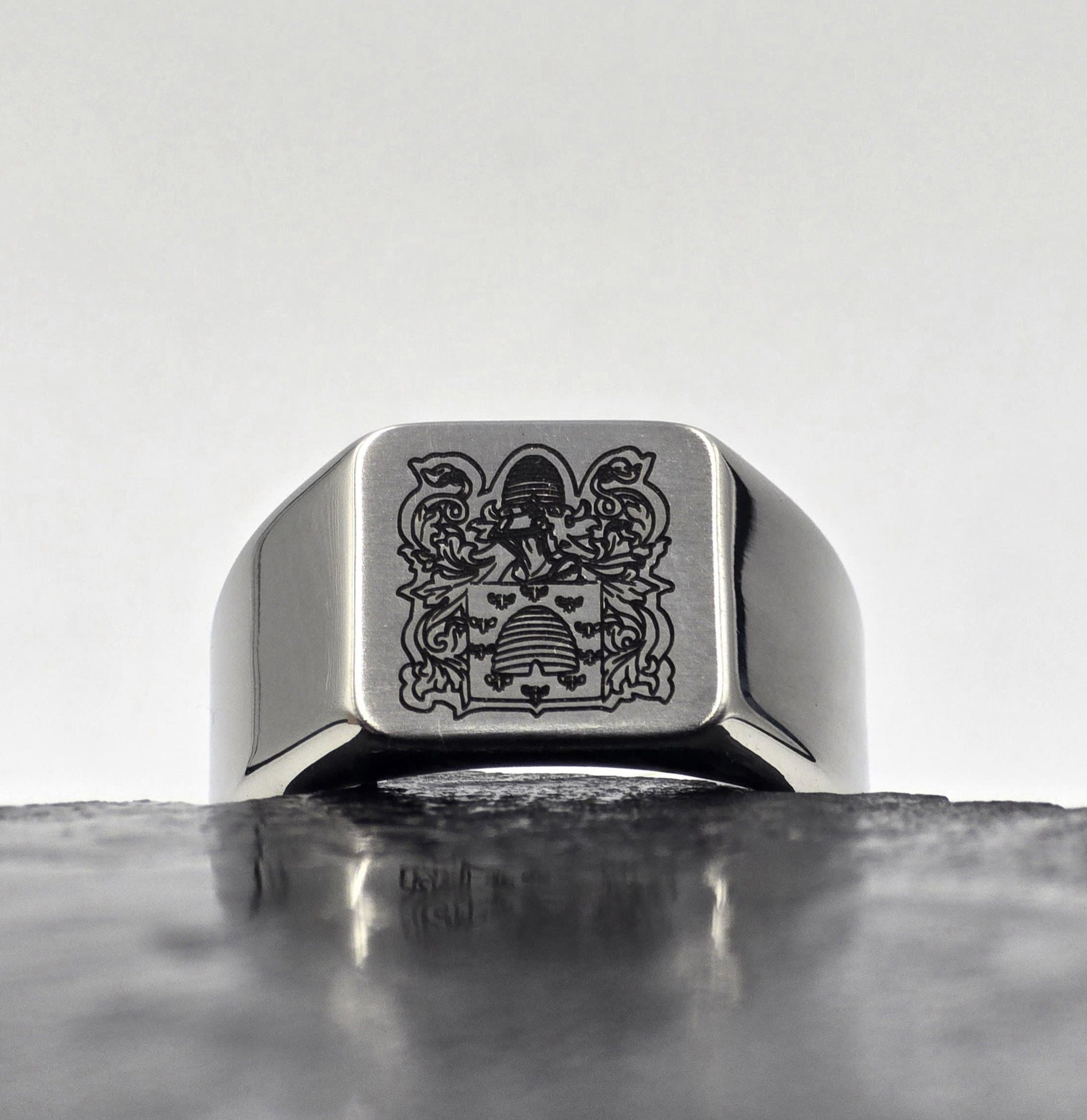 The Heirloom - Your Family Crest