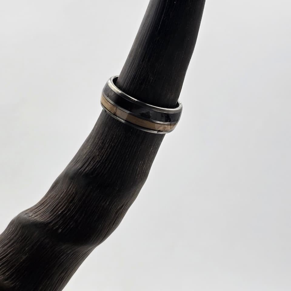 The Hunt X - Your Trophy Horn & walnut wood