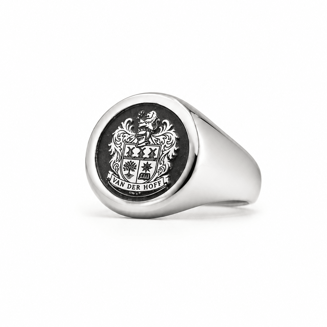 The oval Luxury - Deep Etched Family Crest Ring